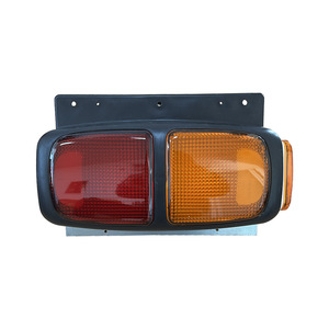 Feu arrière universel multifonction Kumi en plastique de remplacement pour camions, fourgonnettes, remorques, tracteurs, avec fonctions de freinage, marche arrière et clignotant - Product Image 1