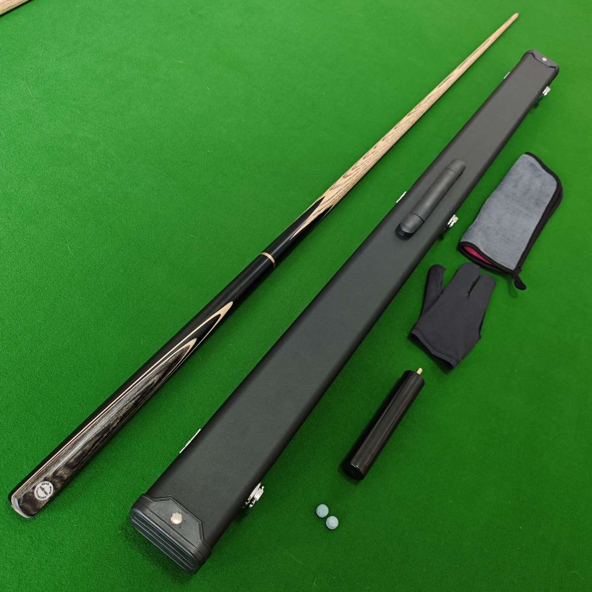 คิวสีเทาพร้อมเคส