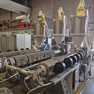 Linea di produzione a macchina per la produzione di tubi in polietilene a tre strati da 20-110mm estrusore per tubi in HDPE