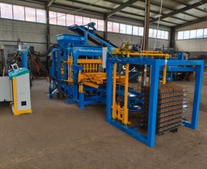 Machine à blocs de béton électrique hydraulique entièrement automatique QT4-15 pour blocs creux, pavés et blocs pleins, avec moteur PLC haute performance - Product Image 2