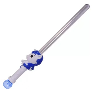 Épée à bulles lumineuse LED clignotante, baguette magique à bulles, lumières LED et musique, épée à bulles lumineuse pingouin - Product Image 3