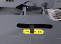 Máquina de sierra de cinta automática industrial para acero con motor y transmisión por engranajes para corte de metales