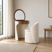 Ensemble de coiffeuse moderne en cuir blanc crème courbé avec miroir rond relevable et tabouret de rangement SZT075