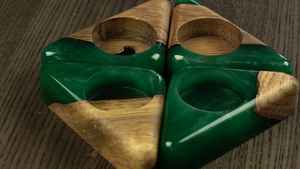 ที่ใส่เทียนเรซิ่นและไม้ระดับพรีเมียม ทำด้วยมือจากไม้เนื้อแข็งและเรซิ่น ดีไซน์ทันสมัยและใช้งานได้จริง เหมาะสำหรับบรรยากาศโรแมนติก - Product Image 3