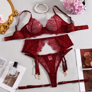 Nouvelle collection hiver : Ensemble de lingerie sexy de luxe brodé, best-seller, en dentelle transparente à motifs floraux, 4 pièces pour femme avec porte-jarretelles - Product Image 6