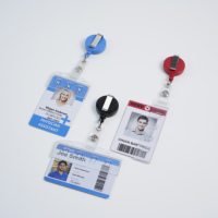 Porte-badge rigide en plastique horizontal/vertical, de qualité supérieure et durable, adapté pour protéger les cartes d'identité rigides, fourni directement par l'usine, pour les 21 ans et plus.