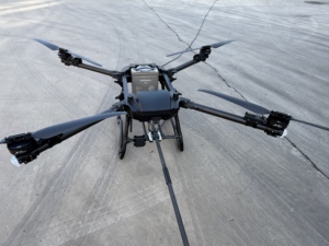 Drone de nettoyage à haute pression <span class=keywords><strong>pour</strong></span> bâtiments, panneaux solaires et fenêtres - Drone de nettoyage commercial - Product Image 2