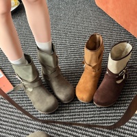 Bottines Chelsea tendance pour femme, collection automne 2026, couleur unie, finition mate, avec boucle, bout épais et talon moyen