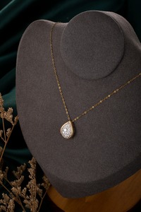 Collier pendentif personnalisé en or jaune massif 14 carats avec diamant de laboratoire taille poire de 1,03 ct |   Diamant solitaire de laboratoire taille poire - Product Image 5