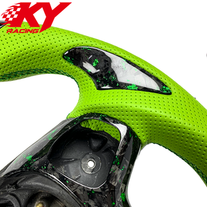 Volant sport en cuir vert personnalisé avec LED en fibre de carbone forgée verte, adapté à la Ford Fiesta MK7 MK7.5 ST180 - Product Image 3
