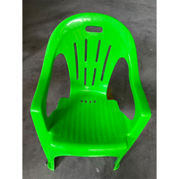 Chaise de jardin empilable en plastique économique pour l'extérieur, chaise de salle à manger en plastique pour restaurants en plein air