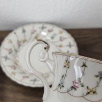 Ensemble tasse et soucoupe en porcelaine fine à motif floral et bordure dorée vintage de 250 ml, tasse à thé en céramique de style européen, mug à café pour le thé de l'après-midi
