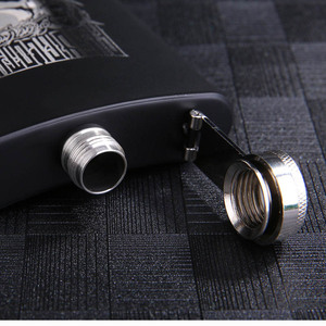 Personnalisable 8oz en acier inoxydable Mini poche Hip Flask Portable noir Voyage Pot à vin avec <span class=keywords><strong>logo</strong></span> gravé au laser 8oz Flacon à liqueur - Product Image 4