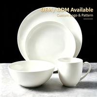 Service de table en porcelaine blanche élégant – Vaisselle en céramique, bols, tasses, assiettes – Portable, réutilisable, compatible lave-vaisselle pour hôtels et restaurants