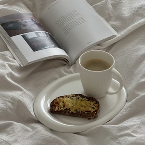 Ready-to-Ship Irregular White Porcelain Jewelry Storage Tray - Product Image 3