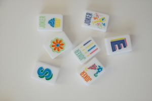 Coffret de Mahjong Celebration Line Beautiful Line America, Tuiles de Mahjong en Acrylique <span class=keywords><strong>Blanc</strong></span> de Luxe Moderne, pour Réunions entre Amis, Vente en Gros <span class=keywords><strong>et</strong></span> au Détail - Product Image 4