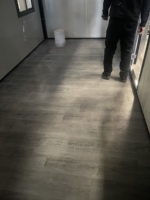 Maison-conteneur extensible Kingland de 20 pieds, une chambre, design moderne, préfabriquée, bureau extérieur, utilisation hôtelière, acier sandwich