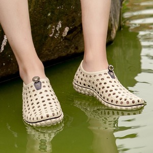 Chaussures d'été décontractées pour hommes, à enfiler, perforées, confortables, durables, chaussures fraîches pour activités nautiques et plage, chaussures de plage pour femmes et couples - Product Image 1