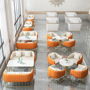 Conjunto de sofás de hotel en cuero naranja con marco dorado para recepción, salón, cafetería, área de espera - Product Image 4