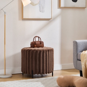 <span class=keywords><strong>Pouf</strong></span> rond moderne rembourré avec pieds en métal noir et repose-pieds en fausse fourrure pour salon, chambre et entrée - Product Image 2