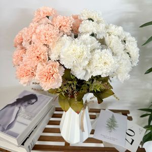 Boule de fleurs artificielles Queyiyi, 18 têtes de carnations en soie, décoration de mariage, accessoire de décoration artisanal pour la maison - Product Image 3