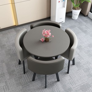 Mesa de Comedor Redonda Moderna de Madera con Cuatro Sillas, Ideal para Espacios de Comedor Contemporáneos Pequeños y Uso Diario - Product Image 2