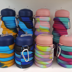 Bouteille d'eau pliable en silicone sans BPA corde flacon souple pressant le débit d'eau de type paille pour le voyage scolaire du dos personnalisable - Product Image 1