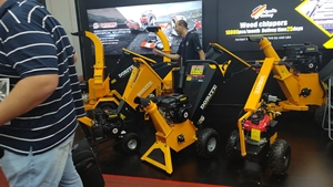Minicargadores eléctricos con capacidad de carga de 500Kg aprobados por la CE - Product Image 5