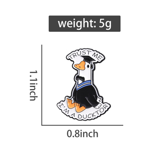 Vertrauen Sie mir, ich bin ein Hund Ducktor Emaille Pins Kreative Cartoon Tier Doktor Broschen Kleidung Revers Abzeichen Zubehör Schmuck Geschenk - Product Image 6