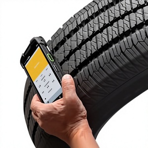 Aplicación móvil con tecnología de IA para escanear neumáticos y detectar el estado de los neumáticos, el desgaste del banda de rodadura, daños y necesidades de mantenimiento. - Product Image 1