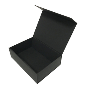 Carton pliable laminé mat de qualité solide Carton Deluxe Noir Transport de cadeaux Boîte d'emballage <span class=keywords><strong>cadeau</strong></span> avec fermeture magnétique - Product Image 1