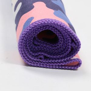 Toalla de gimnasio deportiva de tela de gamuza de secado rápido de microfibra con logotipo personalizado impreso de enfriamiento antimicrobiano de poliéster reciclado de bajo precio - Product Image 4