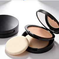 Poudre libre fixante mate, imperméable, à base d'huile minérale, avec un fini naturel et une formule longue durée pour tous les types de peau
