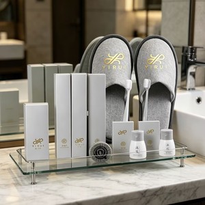 Kit d'articles de toilette jetables personnalisables avec logo pour hôtels, vente en gros, pantoufles, shampoing, gel douche, savon, articles de bienvenue - Product Image 3