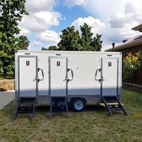 Cabine sanitaire moderne à 3 pièces avec lavabo et éclairage pour les installations extérieures, remorque de toilettes portables