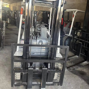 Pneu de chariot élévateur TCM FD25 d'occasion, capacité de 2,5 tonnes, fabrication japonaise, pour la construction et la logistique - Product Image 1