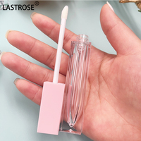Contenants de rouge à lèvres liquide mat à étiquette privée, contenants carrés transparents pour gloss à lèvres, contenants pour huile à lèvres, flacons de maquillage uniques en rose, noir et blanc