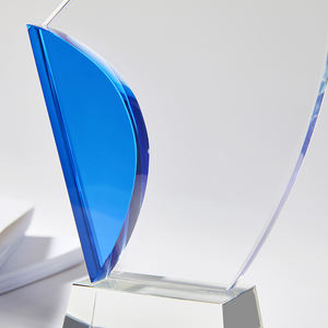 Penjualan terlaris grosir trofi kristal ukir laser 3D kustom dengan kristal biru dan merah untuk souvenir trofi mewah - Product Image 4