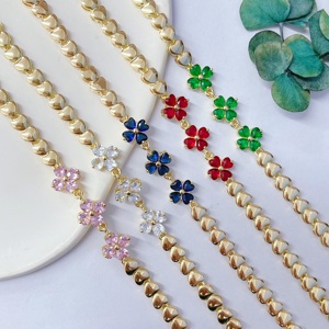 Trendiges Hawaiianisches Funkelndes Kristall-Hibiskusblüten-Design Weißer Zirkon Messing-Zinklegierung Tennis-Ketten-Charm 14K Vergoldetes Armband - Product Image 1