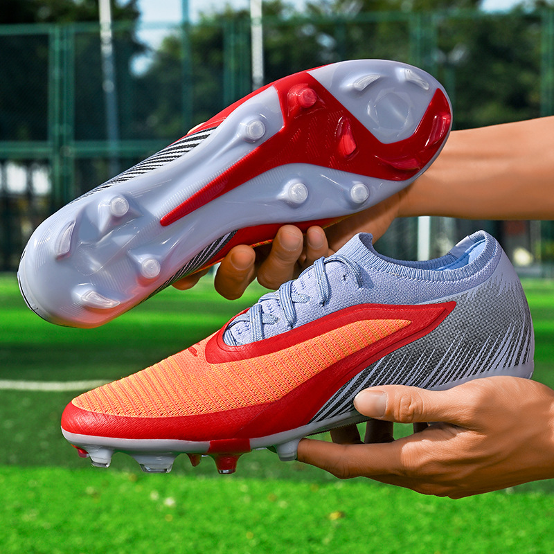 Uña larga azul y naranja.