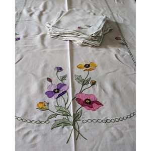 Mantel de Lino Estilo Europeo Cinzia Brescia, Bordado con Flores de Repolho, Diseño Simple a Rayas, Incluye 12 Servilletas, para Bodas y Hoteles - Product Image 2