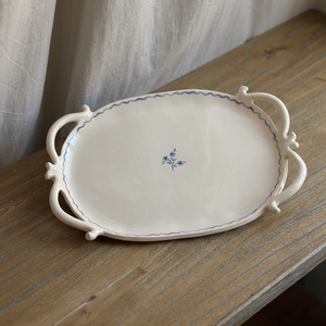 Bandeja de cerámica hecha a mano para servir, perfecta para la celebración de Eid con familiares y amigos que sirven platos y dulces tradicionales - Product Image 1