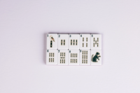Ensemble de Mahjong américain en acrylique de luxe rouge de la collection HAUS pour 4 joueurs - Jeu de société élégant pour le divertissement et les cadeaux