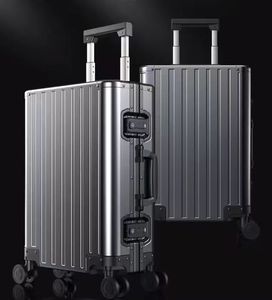 <span class=keywords><strong>Valise</strong></span> à bagages à main en aluminium en métal pur haut de gamme dernière conception taille de cabine du voyageur d'affaires roue tournante haute durabilité - Product Image 1