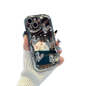 Funda de Teléfono Plateada de Lujo con Efecto Espejo y Diseño de Corazón con Ondas de <span class=keywords><strong>Agua</strong></span> <span class=keywords><strong>para</strong></span> <span class=keywords><strong>iPhone</strong></span> 16 15 14 13 12 Pro Max con Borde Ondulado - Product Image 6