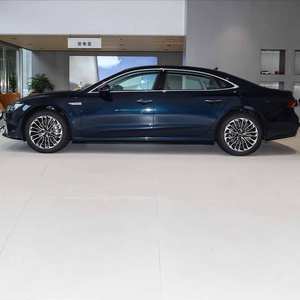 Audi A7L 45 TFSI Luxury Edition 2023, berline à hayon, traction avant, régulateur de vitesse adaptatif, moteur hybride essence R20, sièges en cuir, turbo, automatique, conduite à gauche - Product Image 3