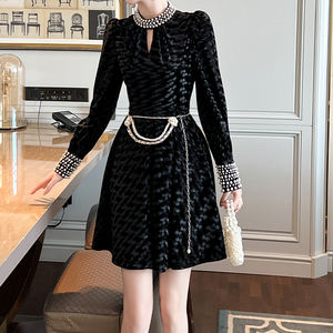 ZYHT 40628冬新作女性ファッションベルベット生地真珠高級ブラック長袖エレガントなプロムパーティードレスディナー - Product Image 2