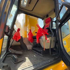 Excavadora Hidráulica Usada Komatsu PC200-8 de Alta Calidad, Duradera y Potente para Tareas en Obras de Construcción - Product Image 3