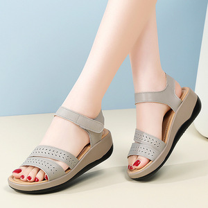 Sandalias de Plataforma Ligeras Xuanhui Essential de 5.0cm con Plataforma Estable, Cuero, Cierre de Velcro y Doble Tira para Mujer - Product Image 3