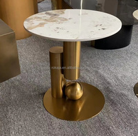 Ensemble de tables basses de luxe avec base en forme de boule dorée, plateau en marbre et structure en acier inoxydable, table de salon